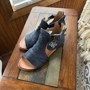 Miz Mooz blue sandals